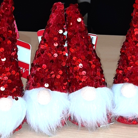 Set of 4 Christmas Gnomes Ornaments NWT - Picture 2 of 2